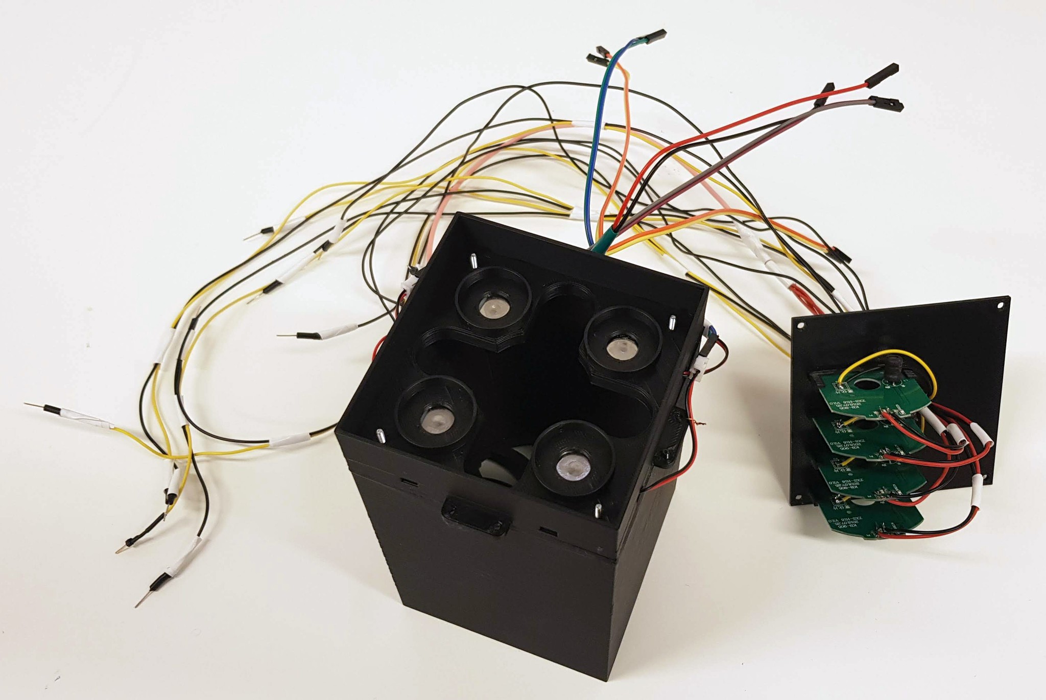 Scentony, a dynamic scent mixing device