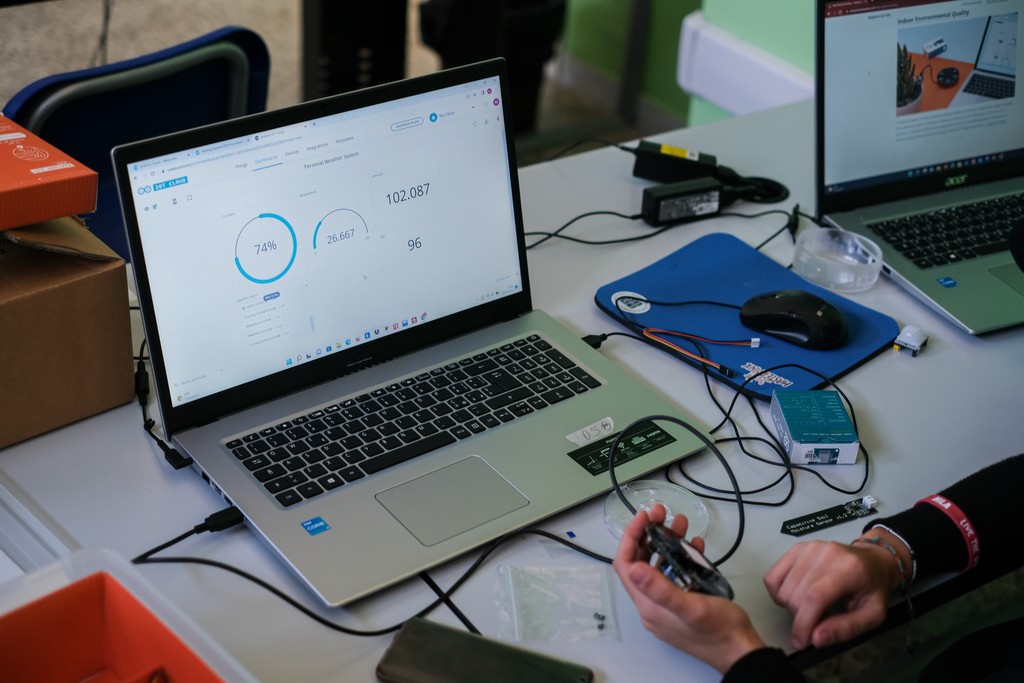 Explore IoT Kit